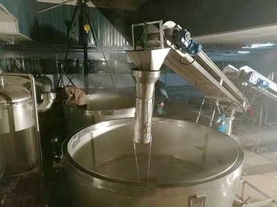 大型釀酒設備層 高效、安全與創(chuàng)新的釀酒工藝